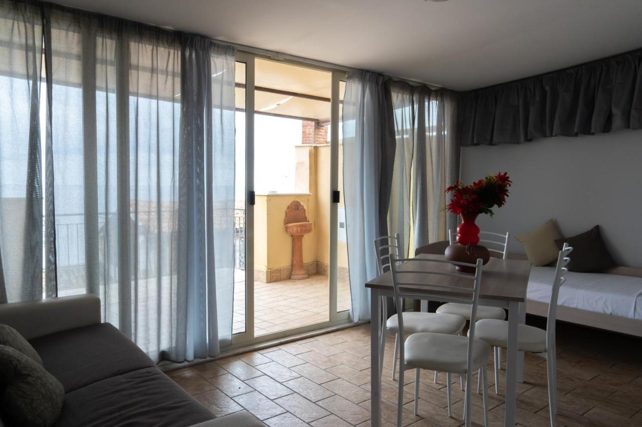 Nick & Santo'S Holiday Homes R Giardini-Naxos Exterior foto
